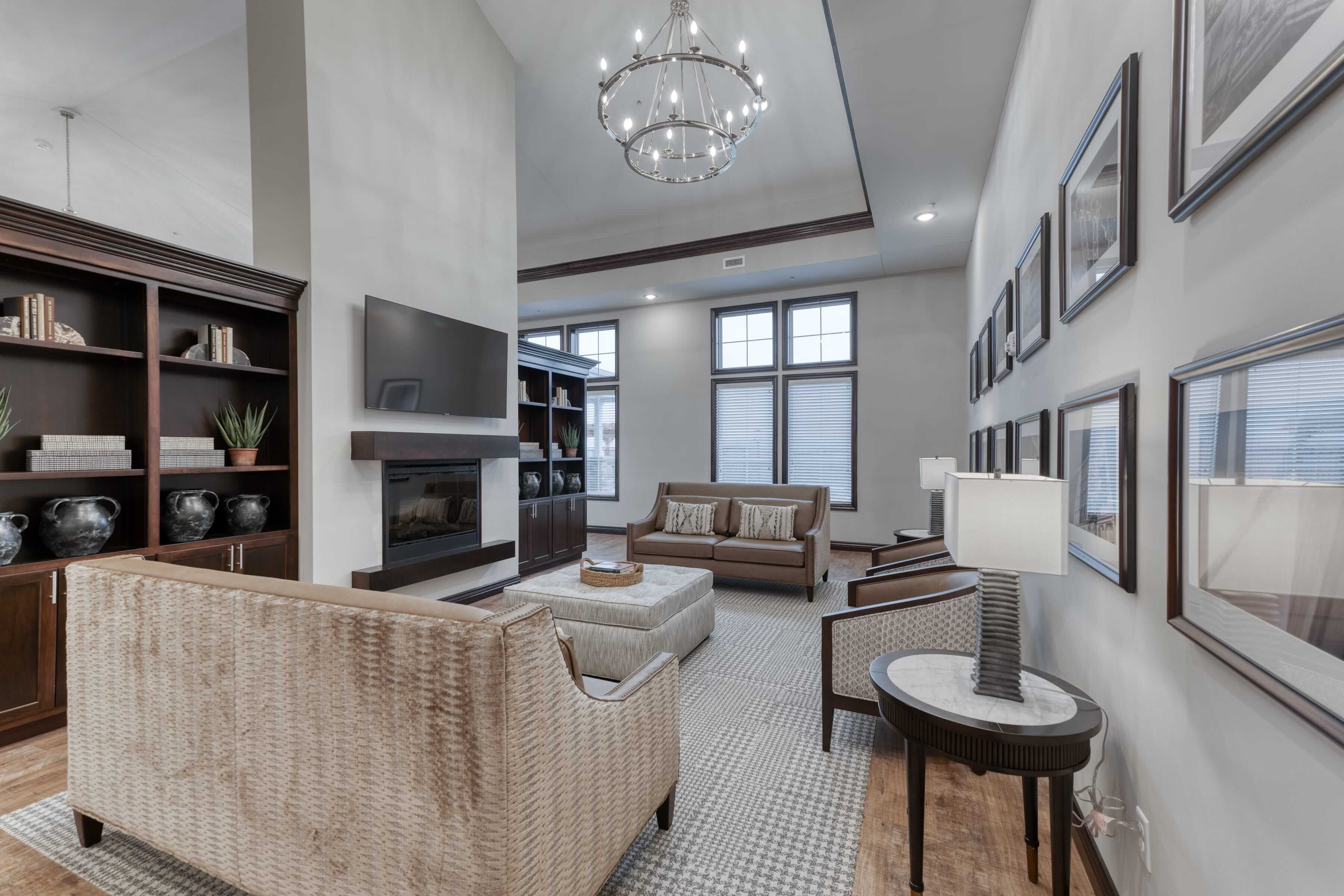 The open lobby of Cedarhurst Arnold provides a space for residents to socialize with each other and with guests